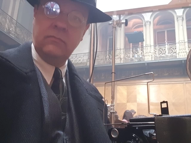 während einer Drehpause bei Babylon Berlin
