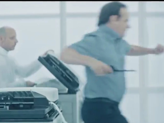 Im Video zu Tim Bendzkos Song "ich bin doch keine Maschine"