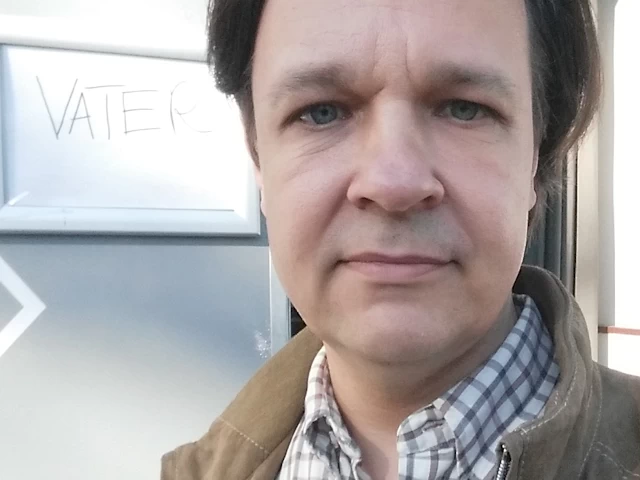 als spießiger Vater von Zwillingen im Kinofilm 25 km/h